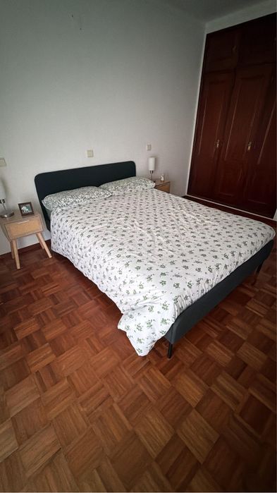 Estrutura da cama + colchão do IKEA