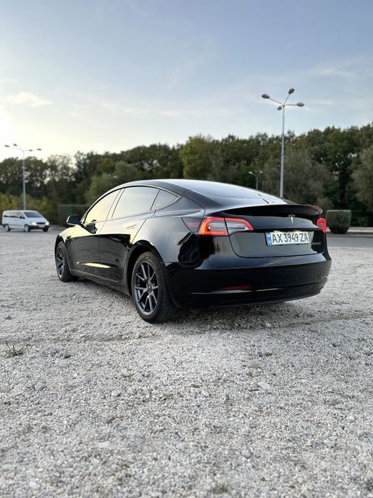 Продам Tesla model 3