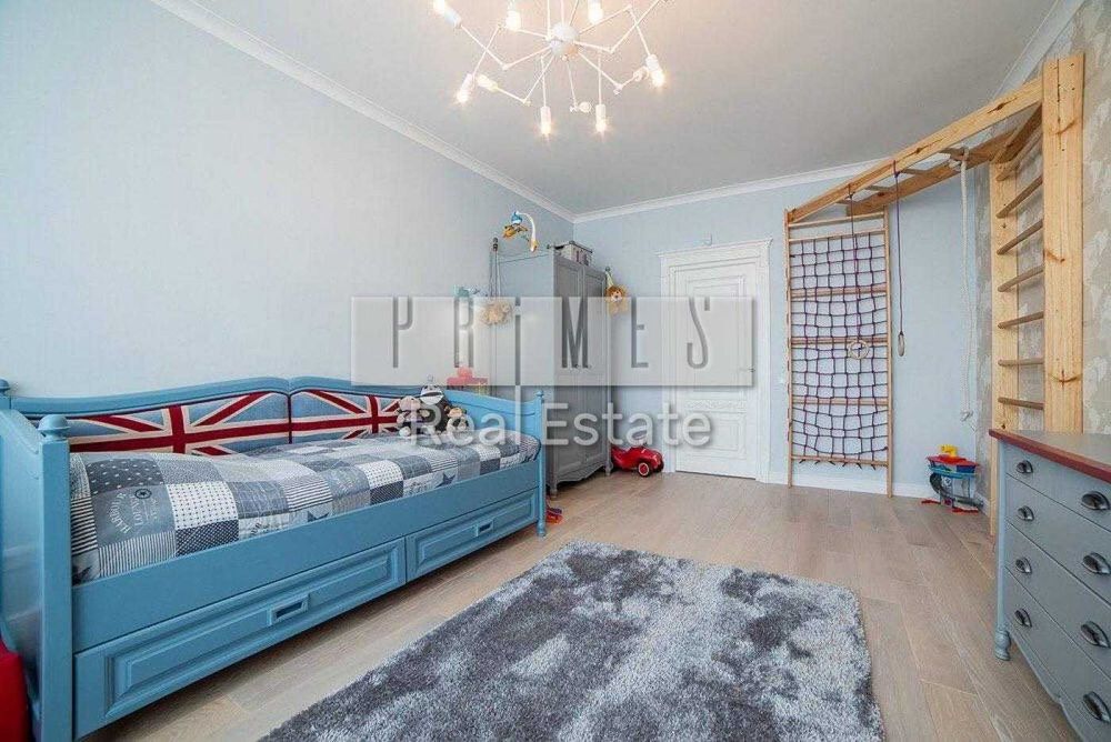 Продаж пентхауса 213.6 м² в класичному стилі, Анни Ахматової 30