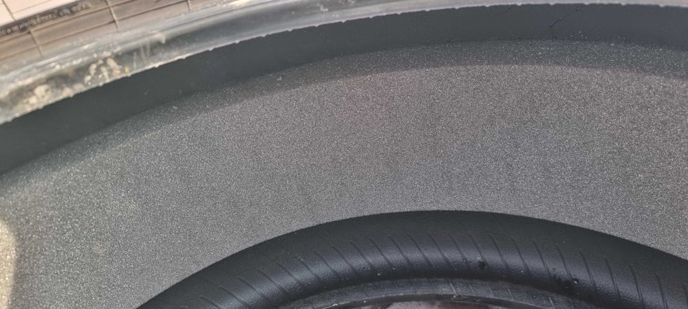 275 30 R20 Tesla perfomance