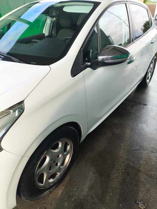 Peugeot 208 1.6 hdi