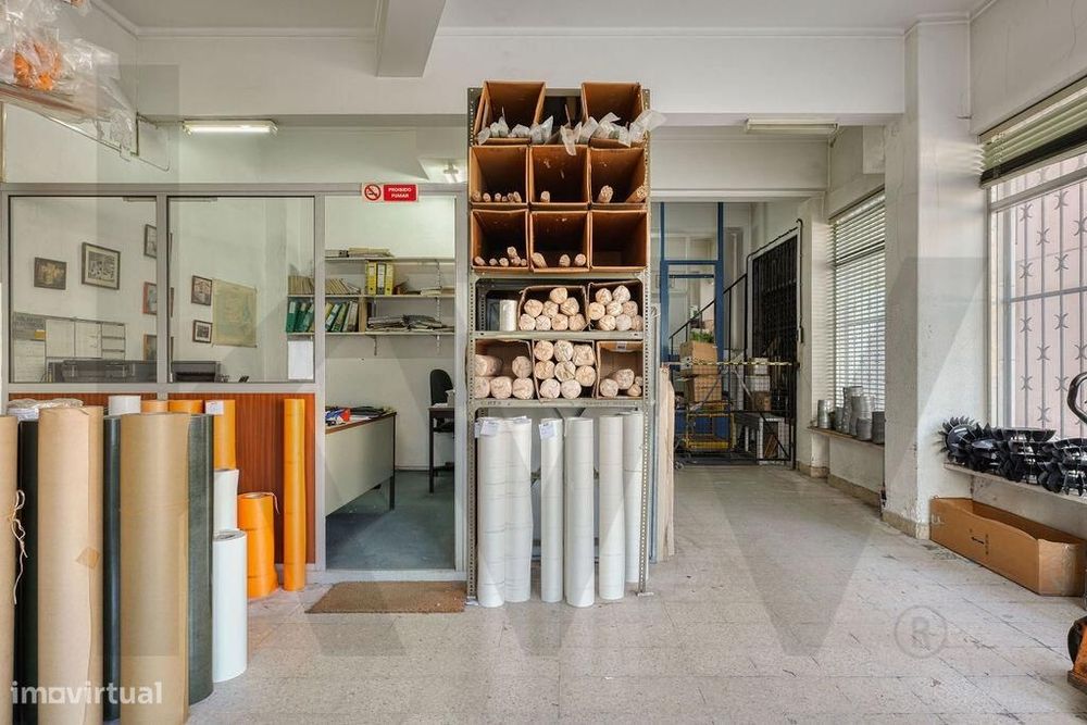 Loja Com 197 M² Na Ajuda, Lisboa — Versatilidade E Potencial