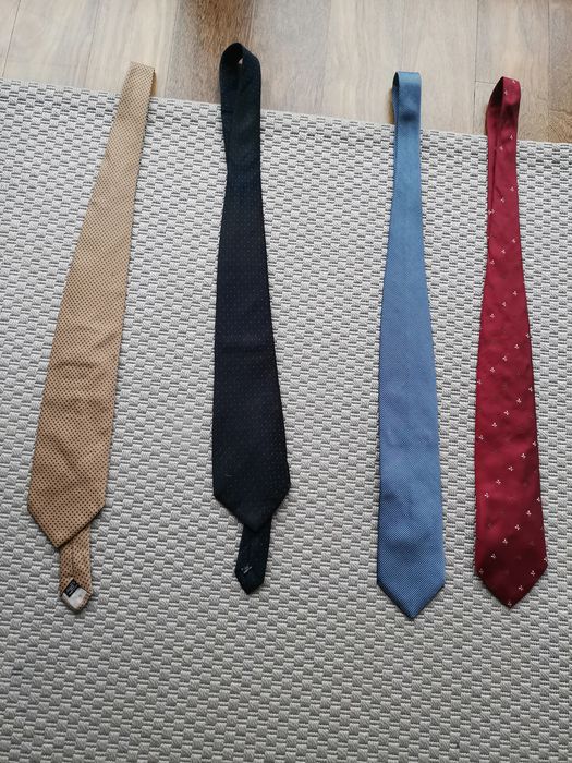 5 ties, each €3 – buy 5 and get 1 free (all for €12)64564315993729122