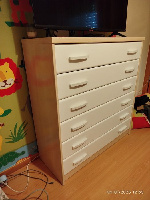 Cómoda com 6 gavetas