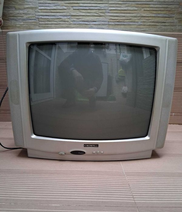Vende-se Televisão Crown Usada