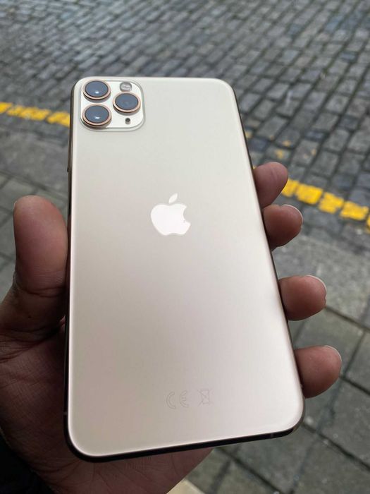 GOLD iPhone 11 Pro Max 64GB (Parece novo)