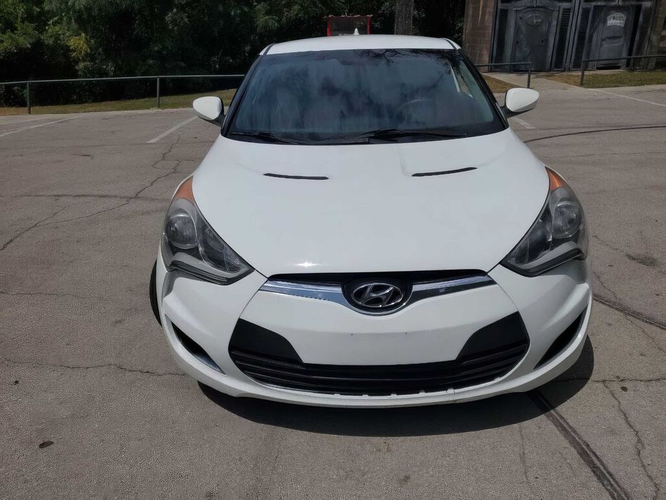 Hyundai Veloster      2015