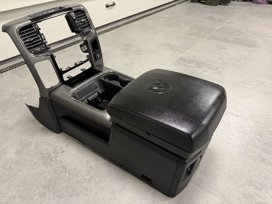 Dodge ram 4 kompletny tunel srodkowy wraz z mocowaniami