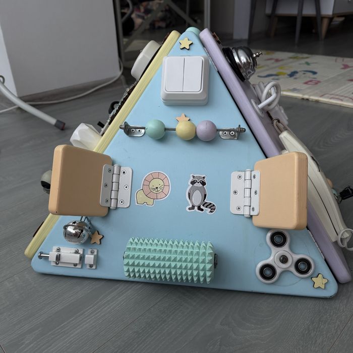 Піраміда, бізіборд, розвиваюча піраміда