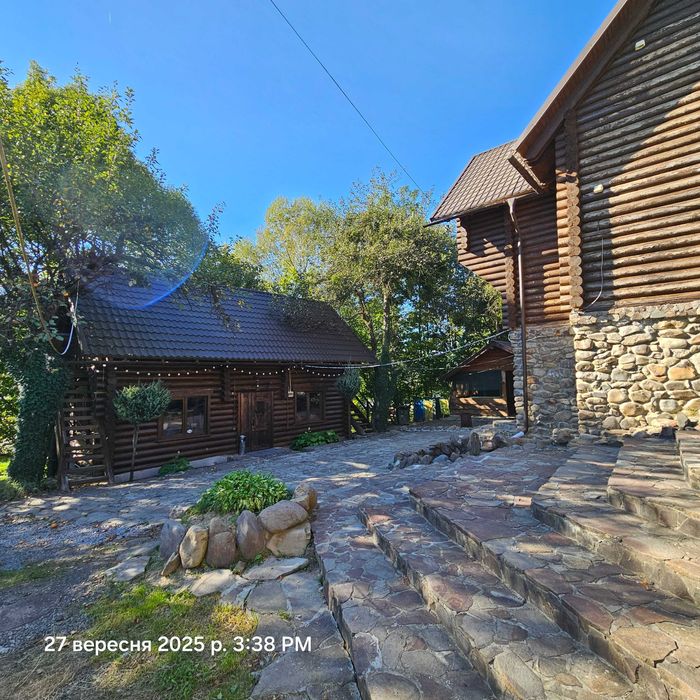 Продаж садиби  з номерами під здачу в Карпатах