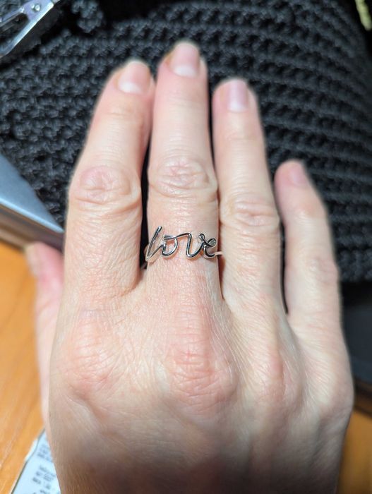 Срібна каблучка Любов Love р. 17,5