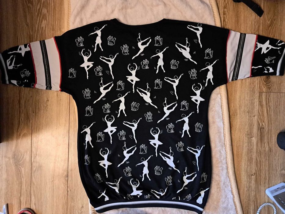 Bluza L/40 w białe kotki i baletnice