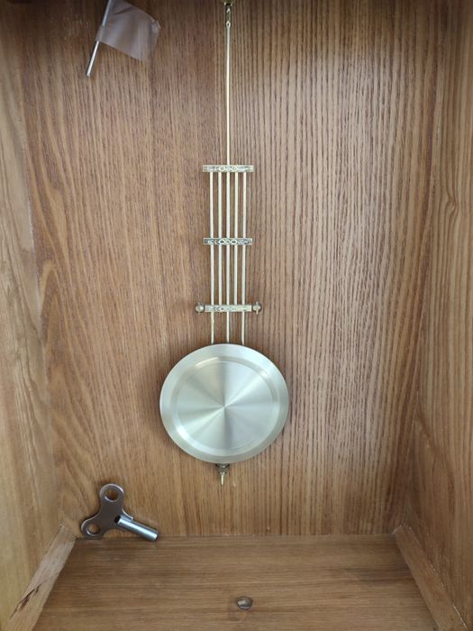 Zegar mechaniczny marki Adler