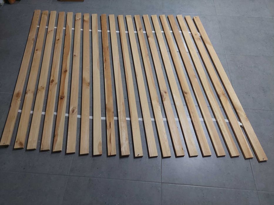 Łóżko 160x200 i komoda, szafki nocne, biurko, witryna gratis