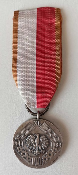 Medal 40-Lecia PRL z wstęgą orderową