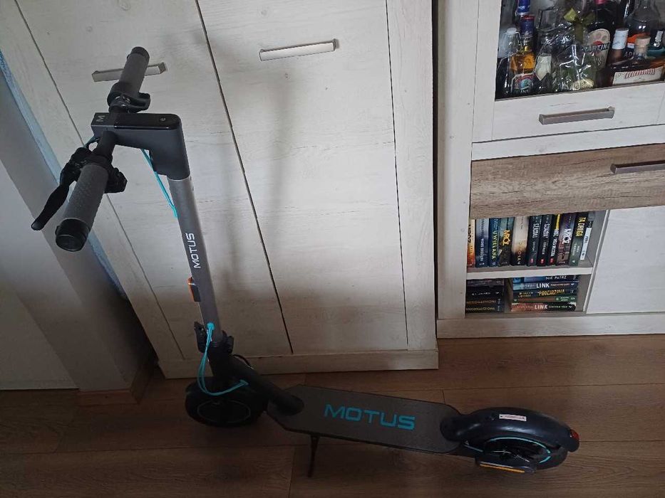 Hulajnoga elektryczna Motus 10