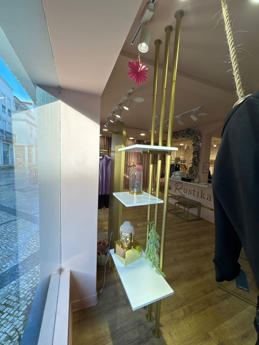 Venda recheio de loja dourada