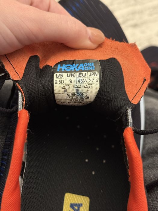 Це бігові кросівки Hoka M Rincon 3 2023