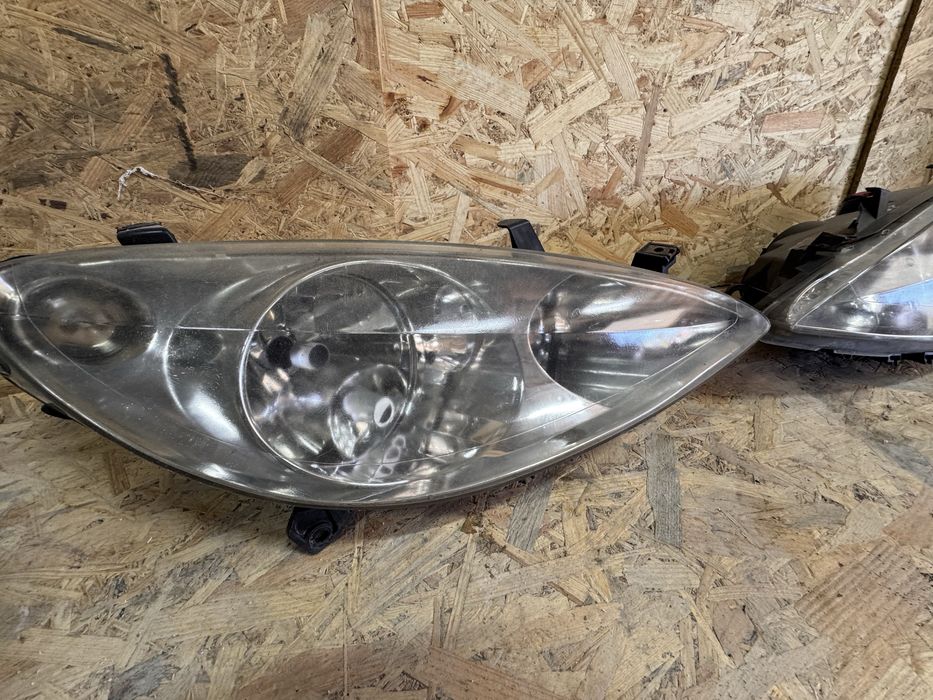 Передні фари оптика peugeot 307 пежо 307