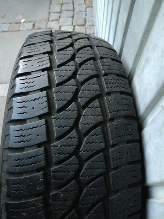 Opony 215/65r16c zimowe 2 szt.