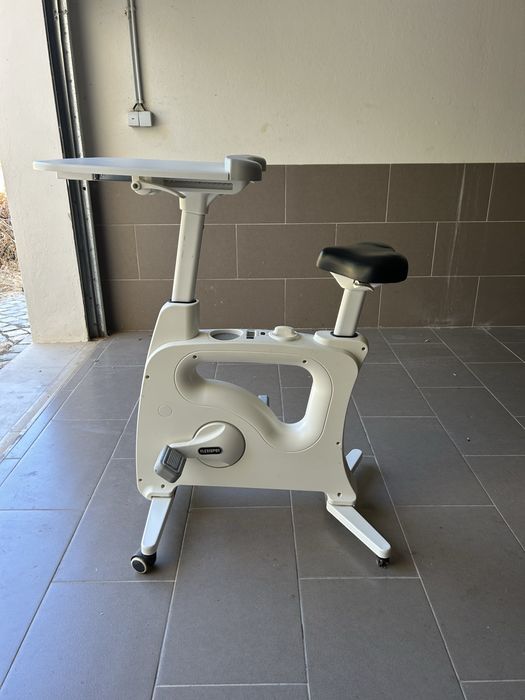 Bicicleta de exercicio e trabalho