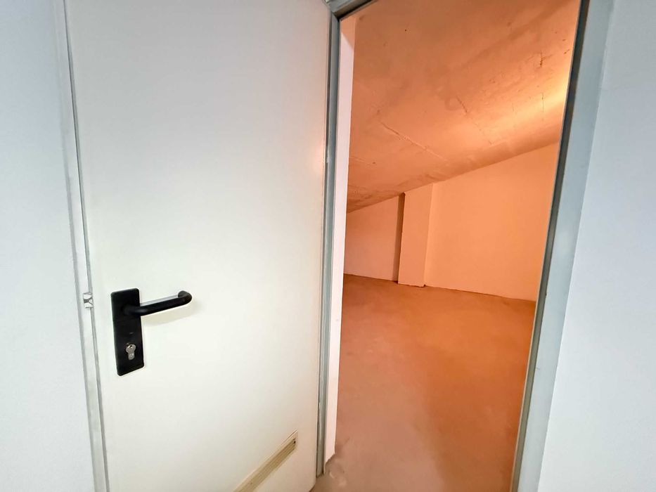 Arrumos no centro do Cadaval para Arrendamento