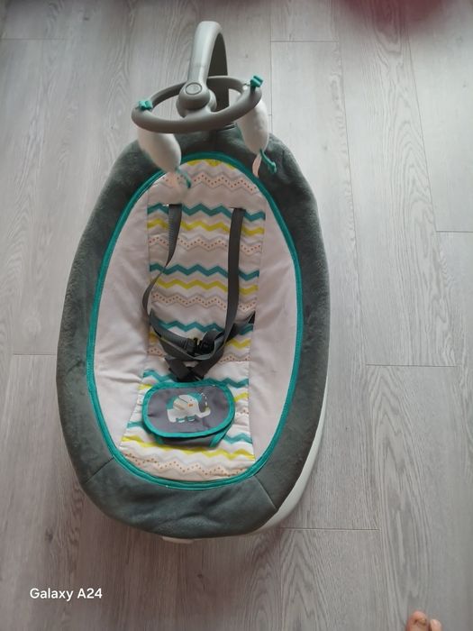 Дитяче крісло - гойдалка.