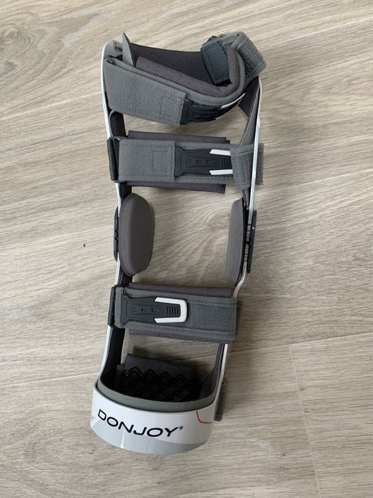 Ортез(колінний бандаж )DonJoy Renegade
