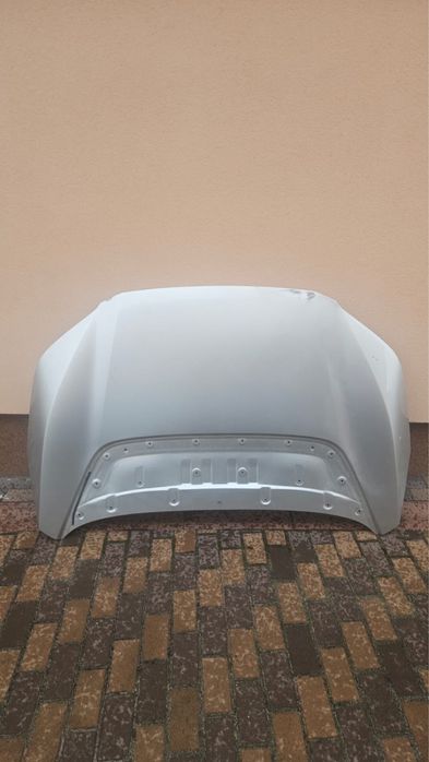 Продам капот BZ4 TOYOTA оригинал