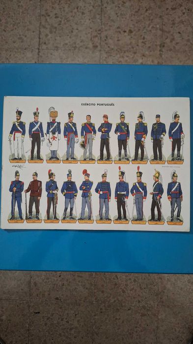 RARIDADE - Cartolinas com Soldados recortáveis - Desenho de José Garcês Anos 50
