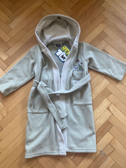 Sprzedam nowy szlafrok dla chłopczyka rozm 110