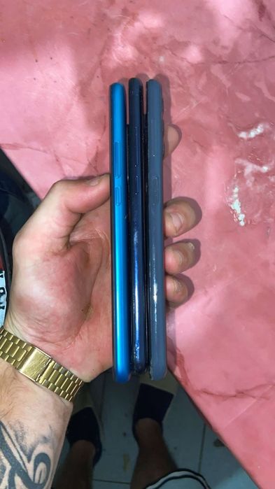Vendo telemóveis androids praticamente novos mas para peças para  quem arranjar