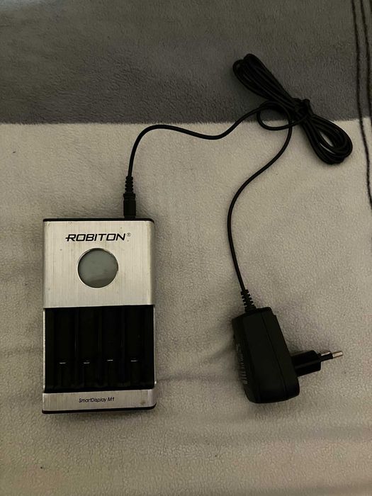 Зарядний пристрій Robiton