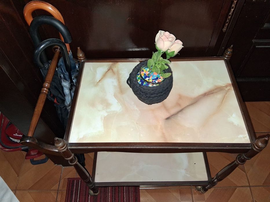 Selling a coffee table