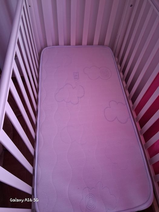Berço de bebe e criança