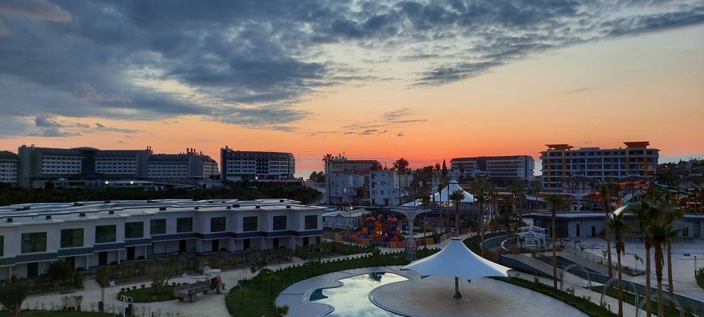 Квартира в комплексі Azura World Residence & Hotel. Аланья, Туреччина