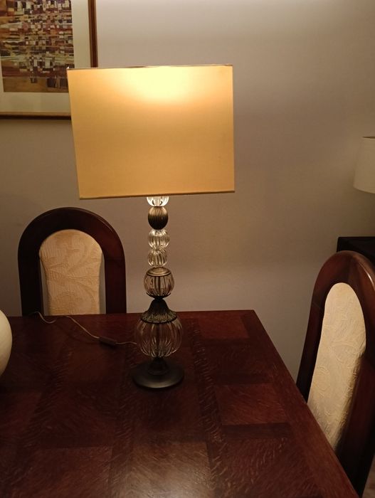 Candeeiro com base em cobre e vidro e abajur incluído