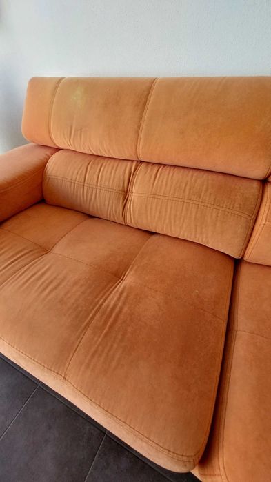 Sofá 2 lugares, cor laranja