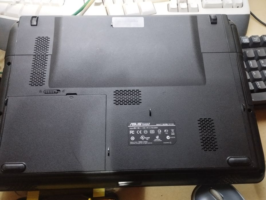 Asus K40AF не включається