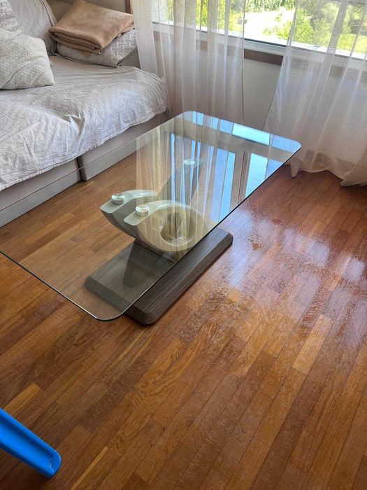 Mesa de centro em vidro