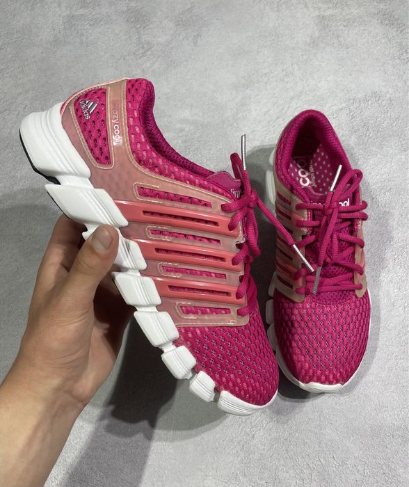 Кросівки жіночі Adidas crazy cool climacool