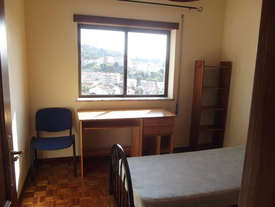 Quarto em apartamento T3