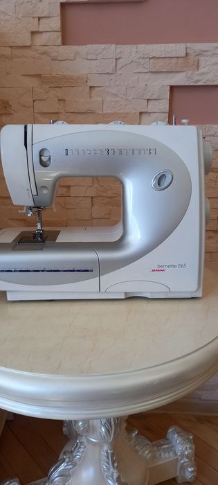 Швейна машина Bernina Bernette e 65