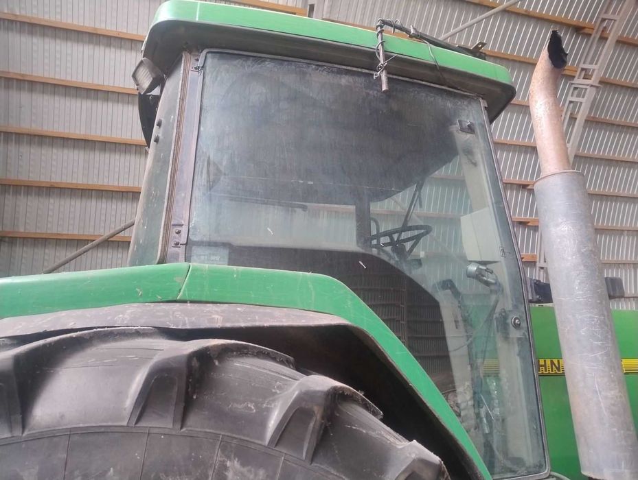 Трактор John Deere 8400 1995