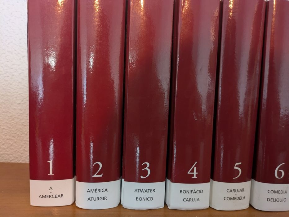 Coleção completa da Grande Enciclopédia Universal do Correio da Manhã, edição Durclub (2004) 30 volumes + Atlas Universal