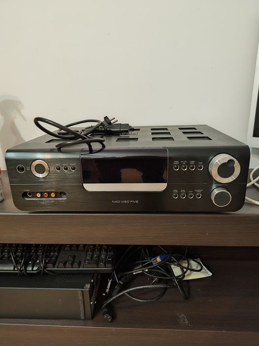 Nad Viso Five amplituner