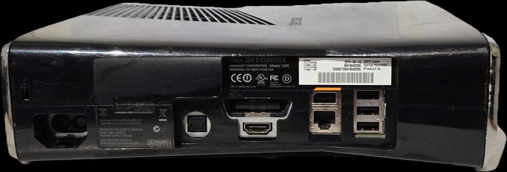 Konsola Microsoft Xbox 360 Slim 250 GB / 2 pady / czarny