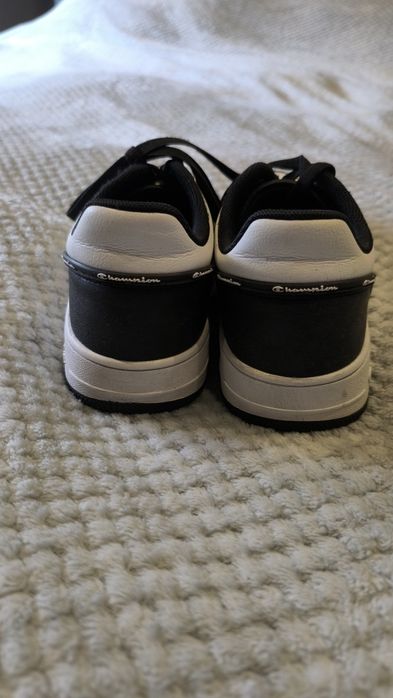 Buty sportowe chłopięce 38 czarno-białe