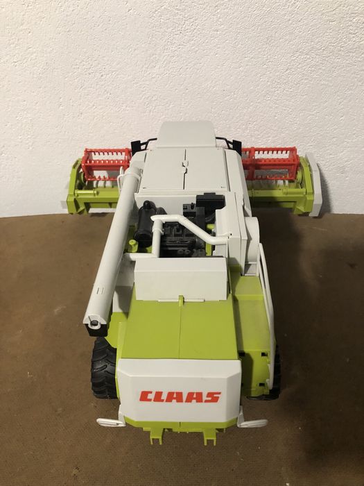 Ceifeira da Bruder escala 1:16