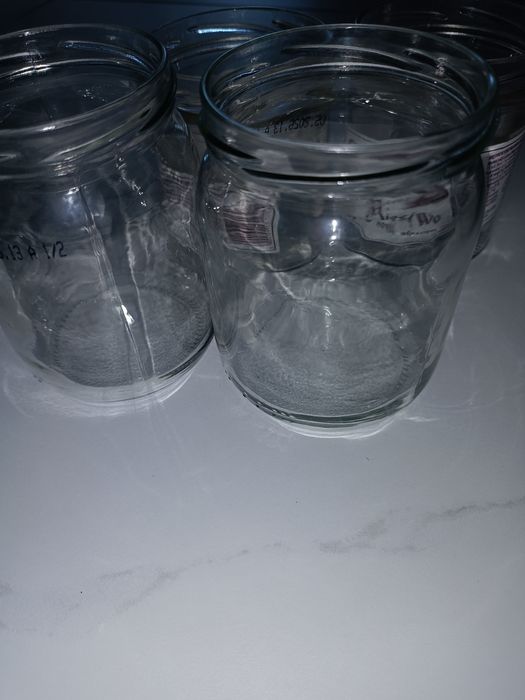 Велика кількість  банок з закрутною кришкою 0.35л., 0.540 л.,0.550л. 0